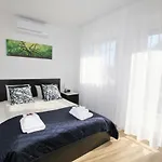 Apartment Paskal-lux With Free Parking And Ac