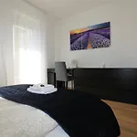 Apartment Paskal-lux With Free Parking And Ac