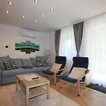 Apartment Paskal-lux With Free Parking And Ac
