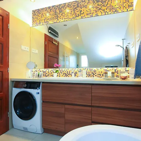 Paskal-lux With Free Parking And Ac Apartmán