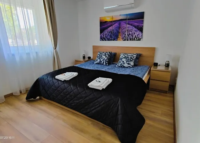 Paskal-lux With Free Parking And Ac Apartmán